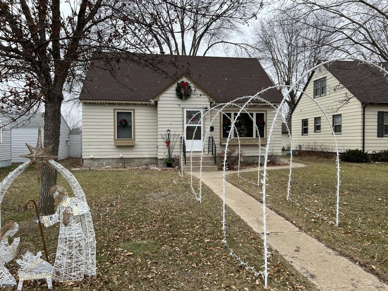 811 11th St N, Benson, MN 56215