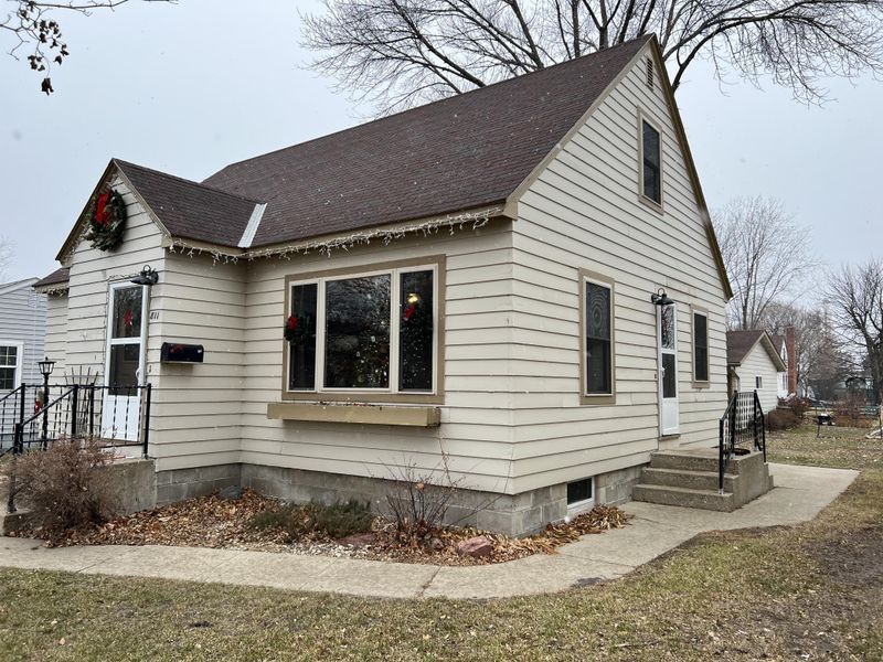 811 11th St N, Benson, MN 56215