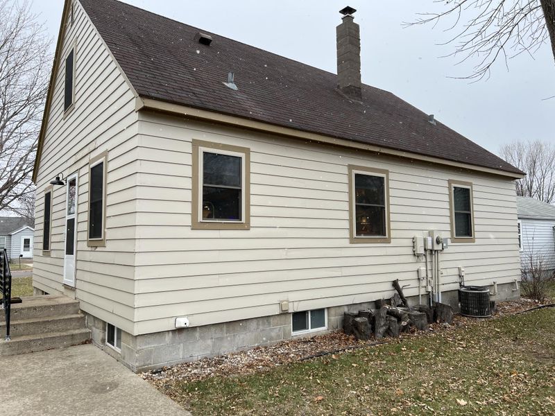 811 11th St N, Benson, MN 56215