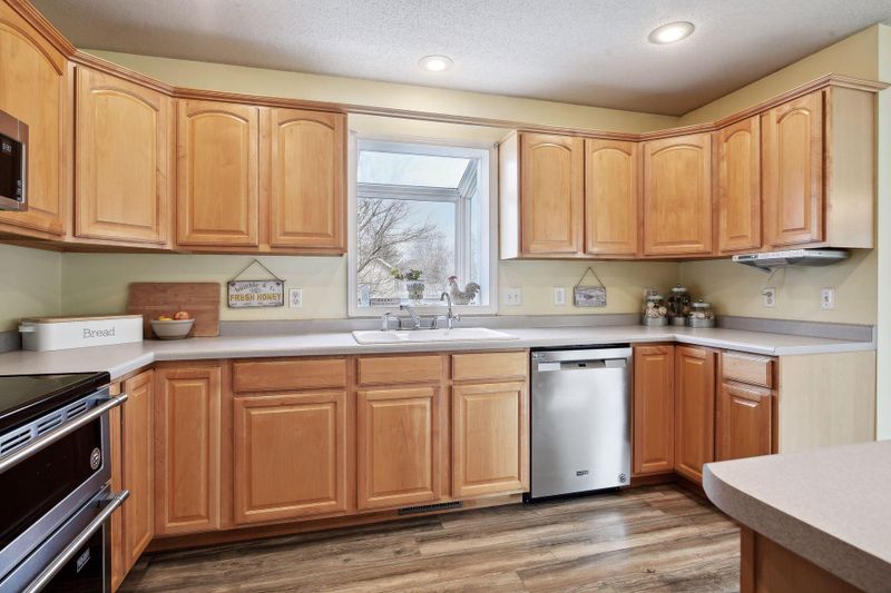 233 Maple Ridge Dr, Henderson, MN 56044