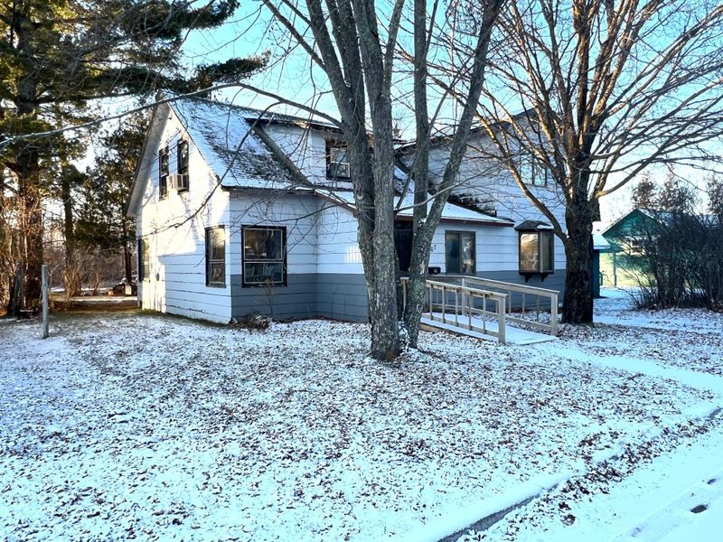 507 4th St SE, Deer River, MN 56636