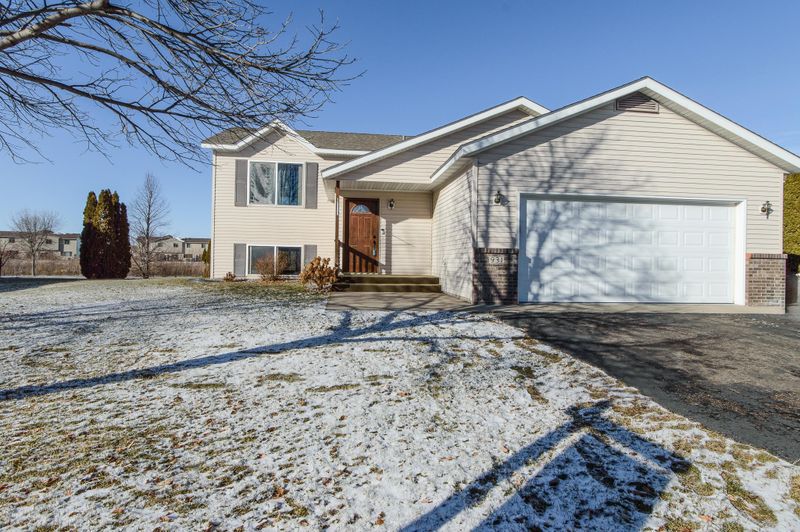 931 Sierra Ln, Saint Cloud, MN 56303