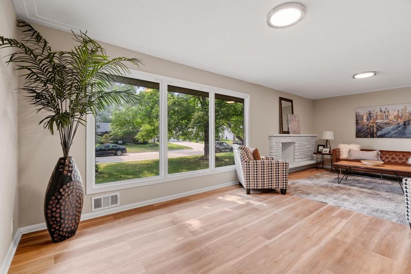 6333 Saint Johns Ave, Edina, MN 55424