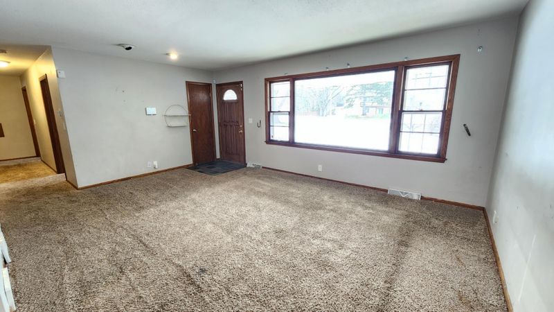 5280 W 110th St, Bloomington, MN 55437