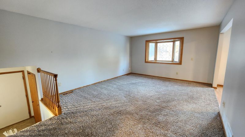 1411 Mckinley Ct, Anoka, MN 55303