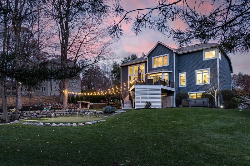 2351 Hunter Dr, Chanhassen, MN 55317