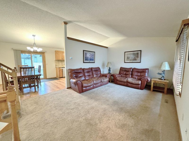 175 Parkview Dr, Lino Lakes, MN 55014