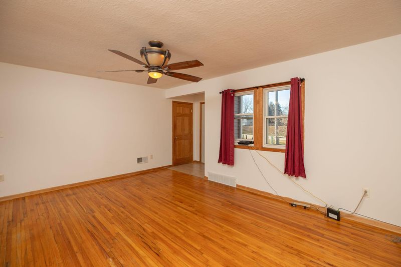 614 3rd Ave NW, Dodge Center, MN 55927