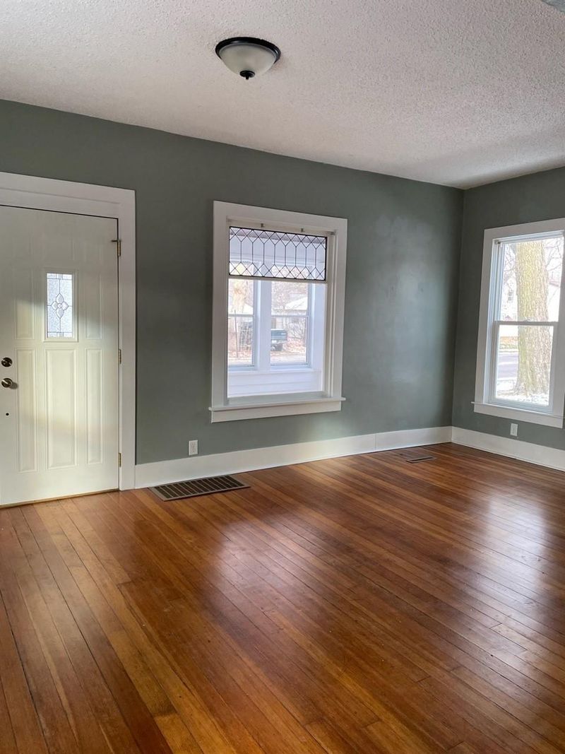 531 Division St W, Faribault, MN 55021