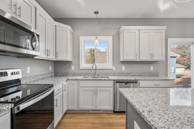 110 Craig Pl, Willernie, MN 55090