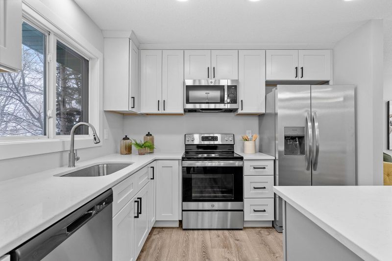 4455 Slater Rd, Eagan, MN 55122