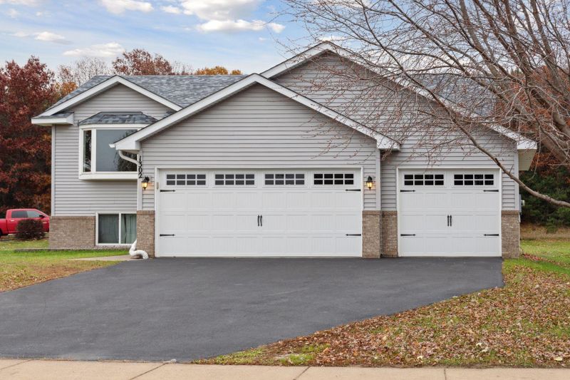 1302 Deer Haven Ct, Isanti, MN 55040