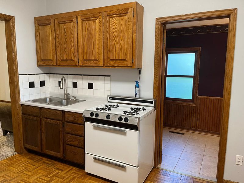 1091 Wakefield Ave, Saint Paul, MN 55106