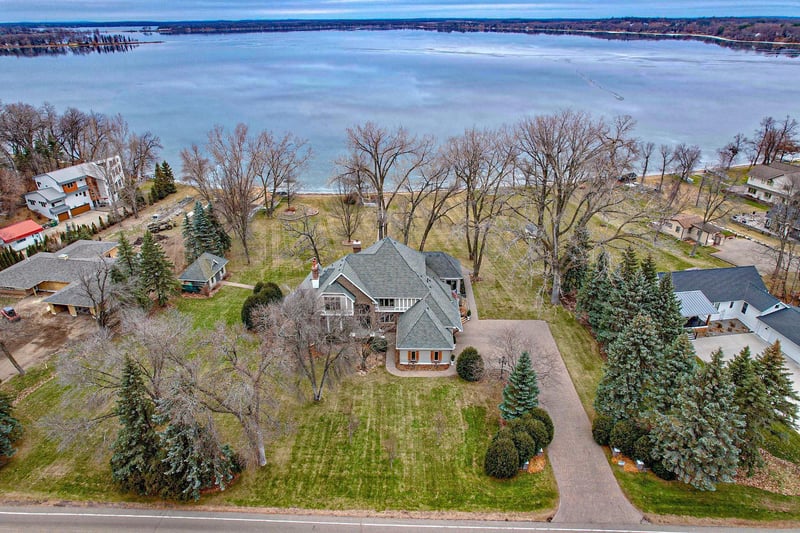 1907 S Le Homme Dieu Dr NE, Alexandria, MN 56308