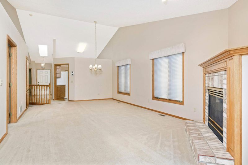 721 Emerald Rg, Roseville, MN 55113