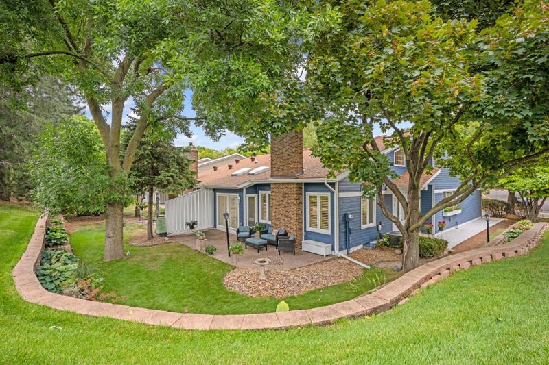 9336 Nesbitt Rd, Bloomington, MN 55437