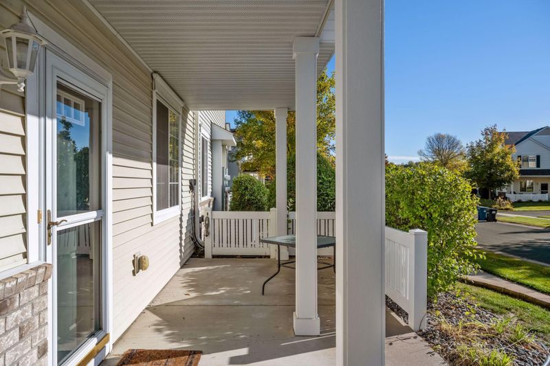 9800 Vagabond Ln N, Maple Grove, MN 55311