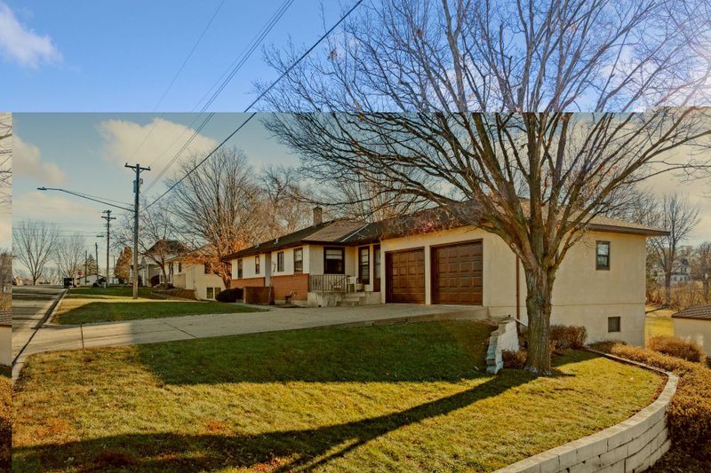 11 3rd St SE, Norwood Young America, MN 55397