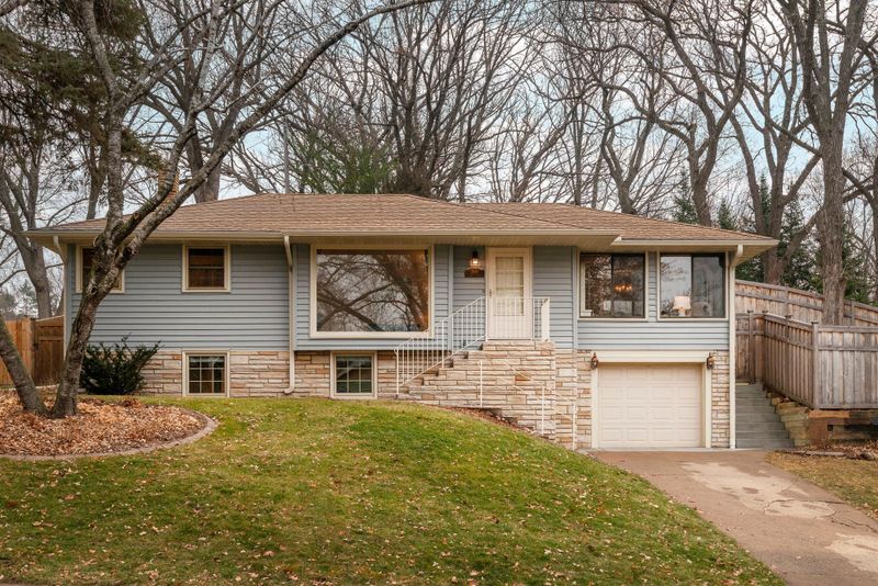 2040 Irene St, Roseville, MN 55113