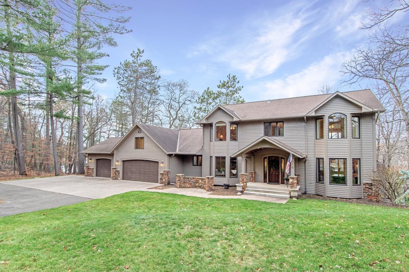 9982 Island Dr, Brainerd, MN 56401