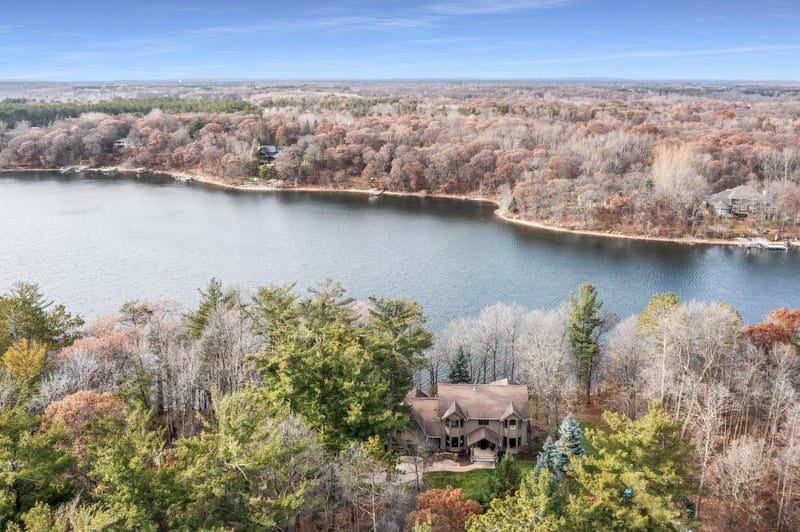 9982 Island Dr, Brainerd, MN 56401