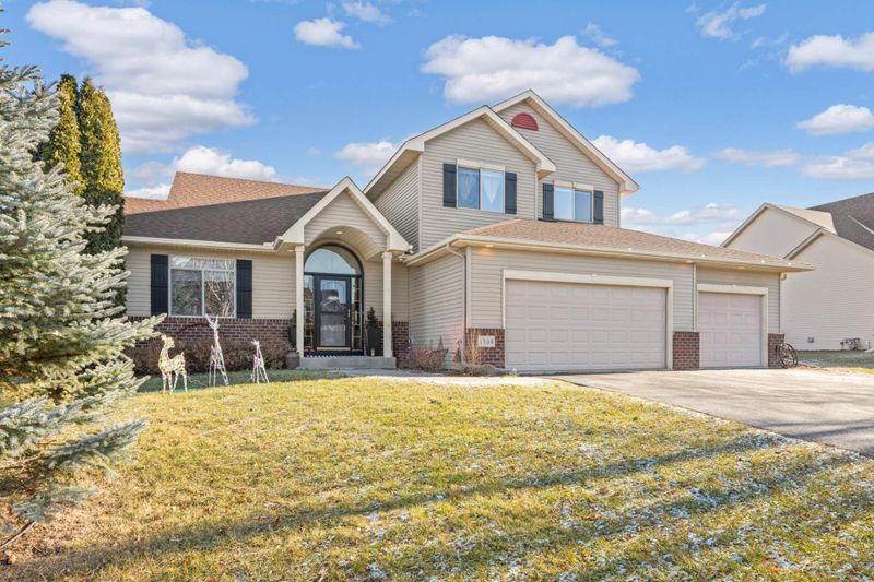 1308 Singing Hills Dr SE, Lonsdale, MN 55046