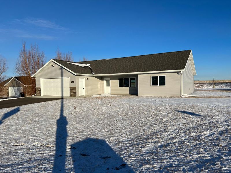 704 Prairie Wind Ave, Callaway, MN 56521