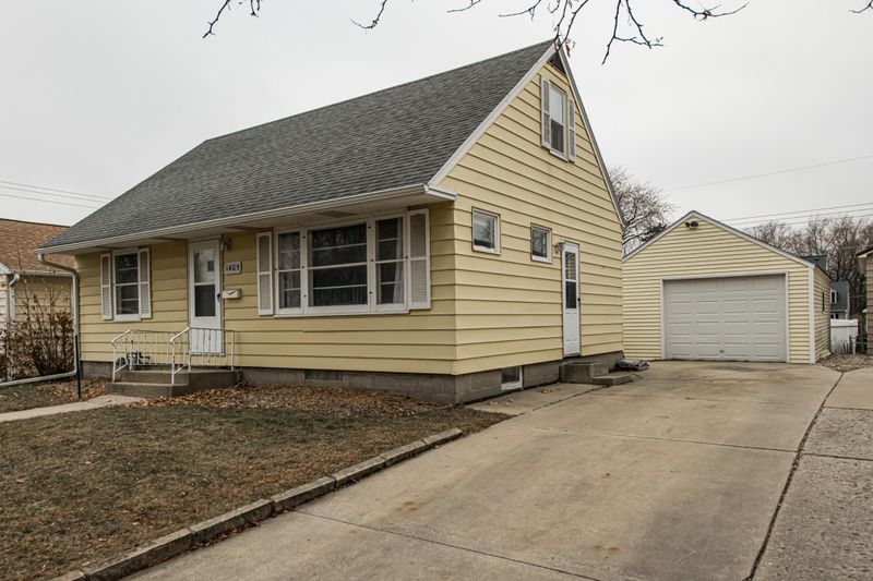 1405 9th Ave NE, Rochester, MN 55906