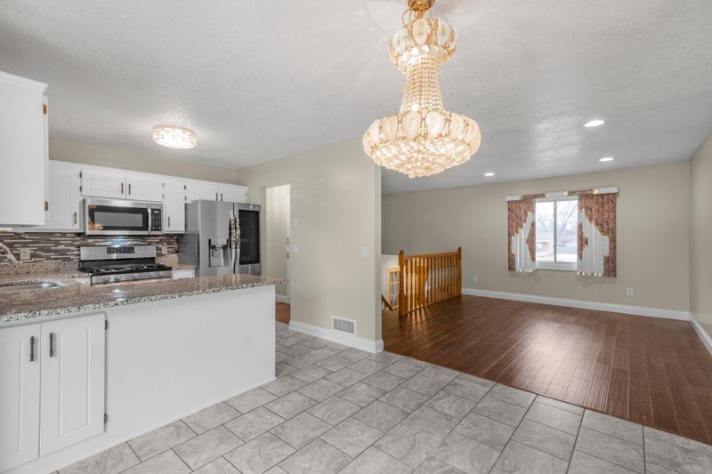605 Baxter St N, Champlin, MN 55316