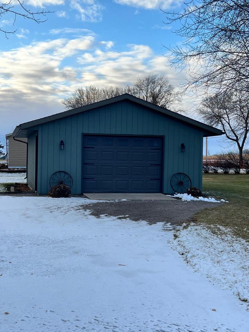 541 Western Ave N, Watkins, MN 55389