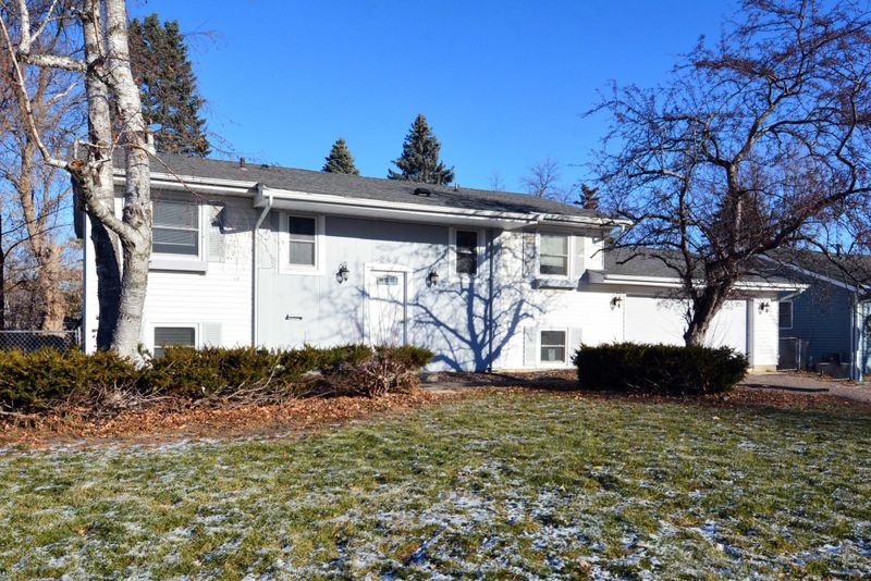 249 Walnut Ln, Apple Valley, MN 55124