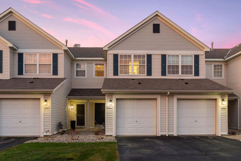 987 Providence Dr, Shakopee, MN 55379