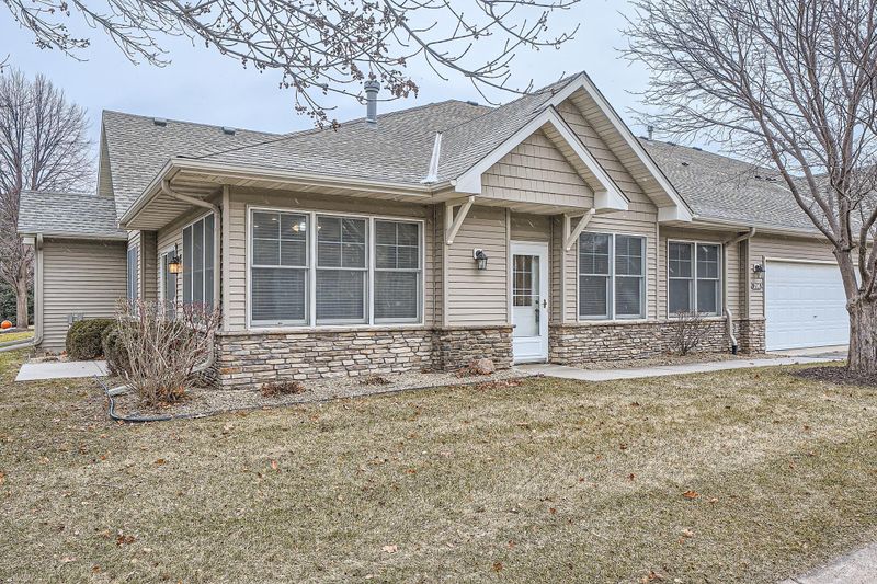 396 36th St W #20, Hastings, MN 55033