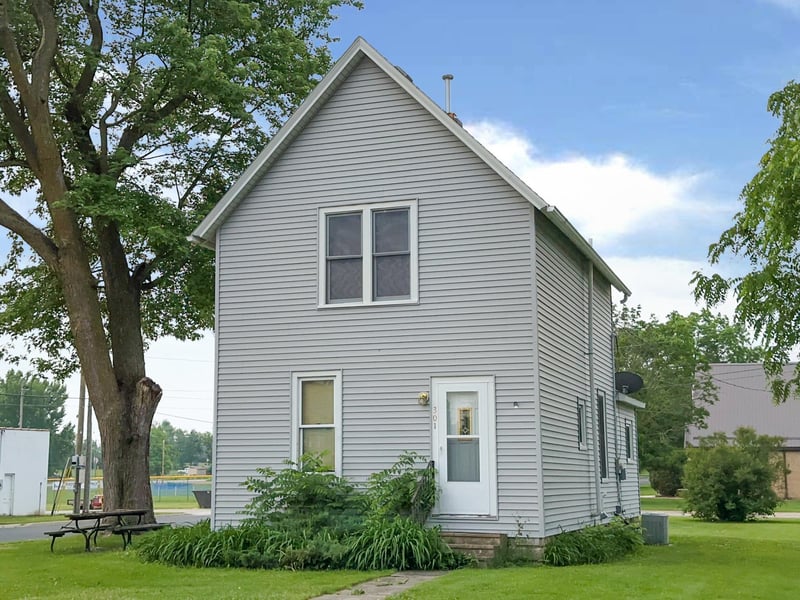 301 South St, West Concord, MN 55985