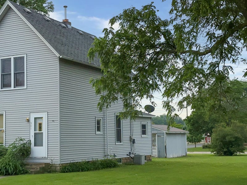 301 South St, West Concord, MN 55985