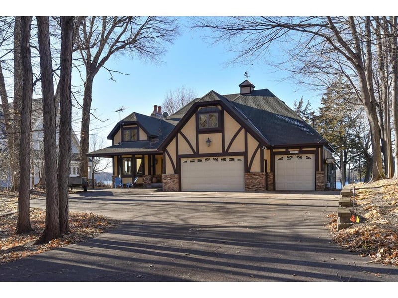 28040 Woodside Rd, Shorewood, MN 55331