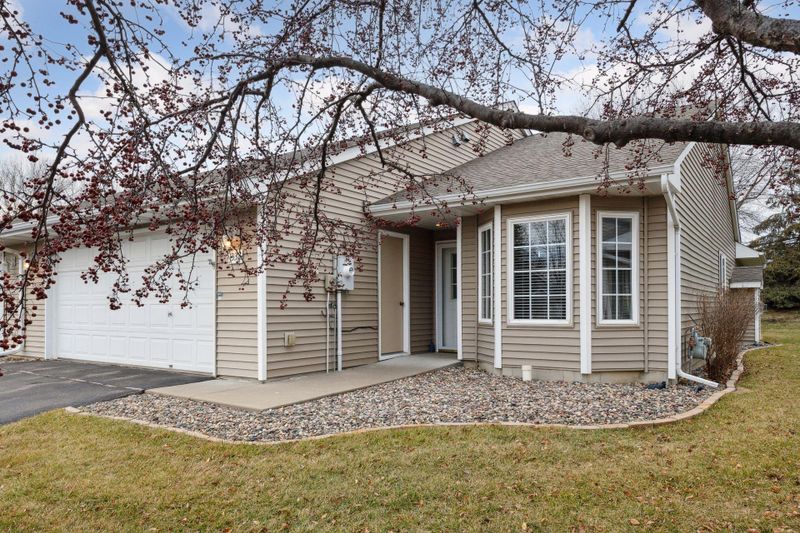 1338 Eagle Dr, Waconia, MN 55387