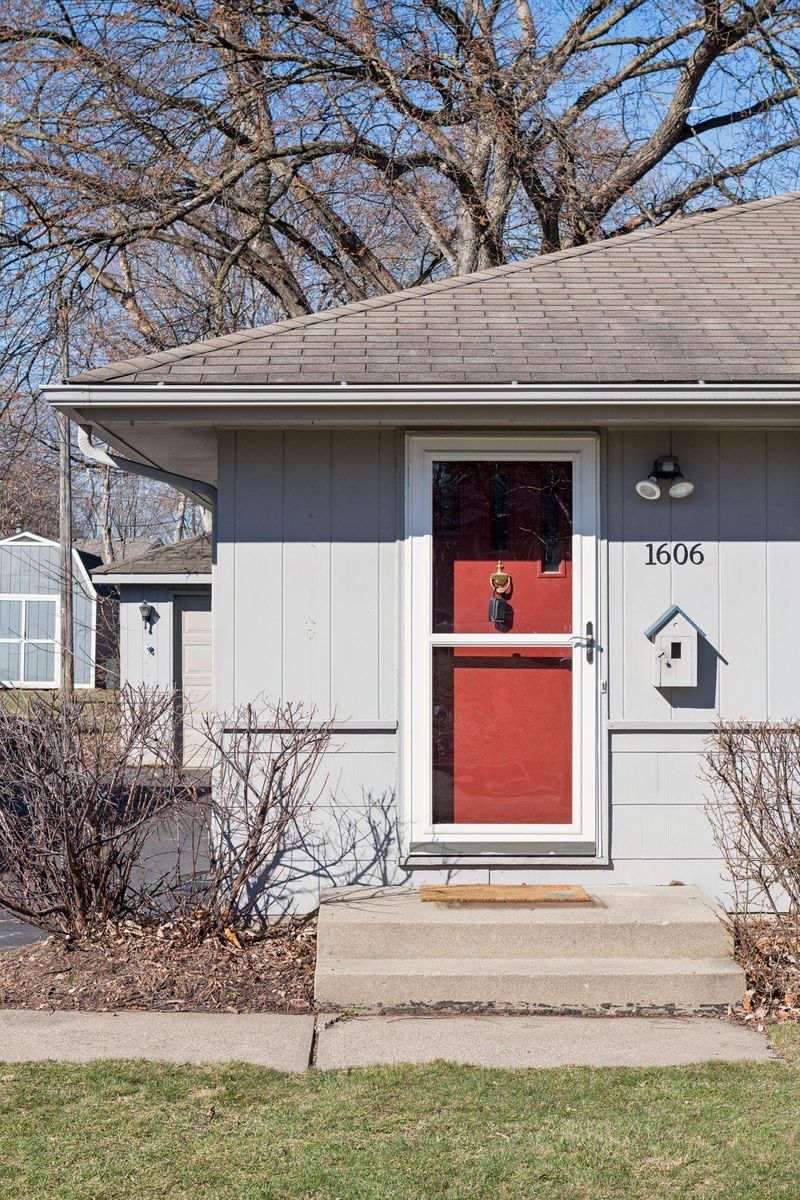 1606 Melrose Ave, Saint Louis Park, MN 55426