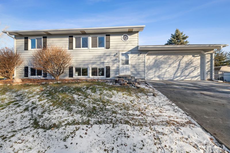 1288 Halper Way, White Bear Lake, MN 55110