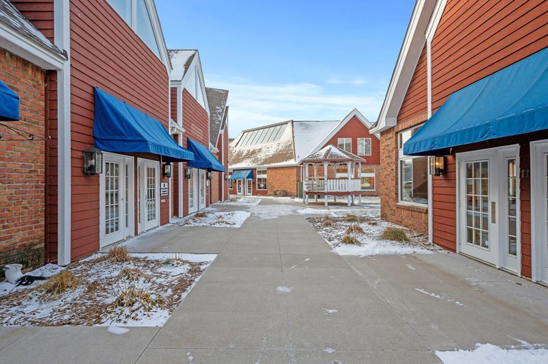 2214 5th St, White Bear Lake, MN 55110