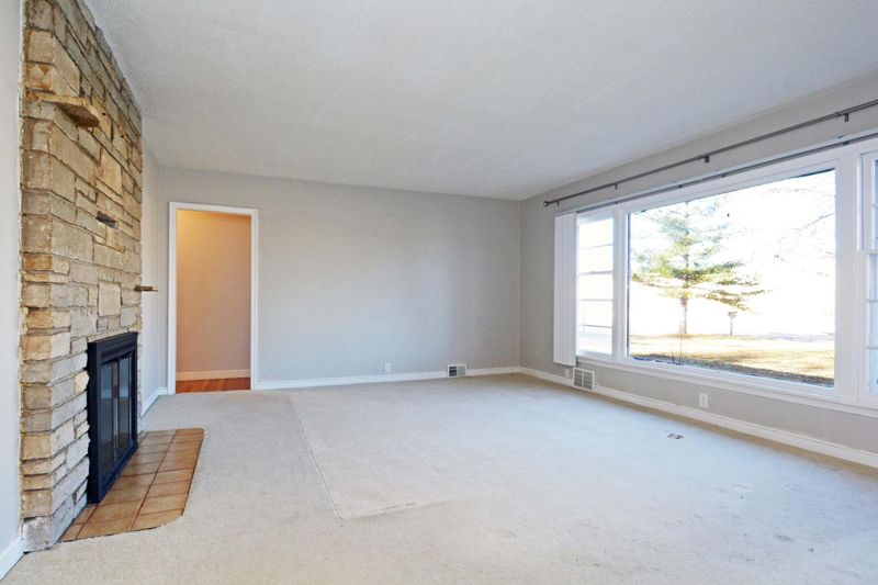 5211 Olson Memorial Hw, Golden Valley, MN 55422