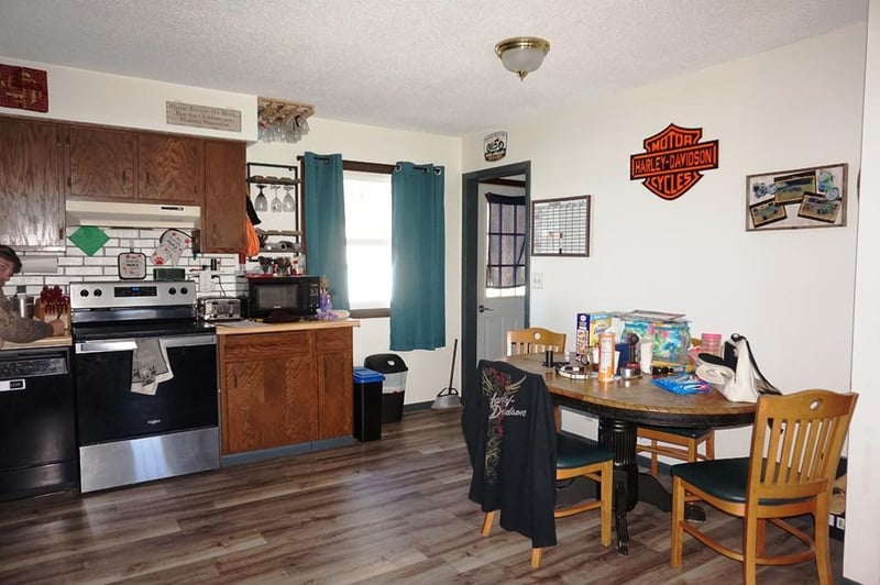 122 Princeton Dr, Elk Mound, WI 54739