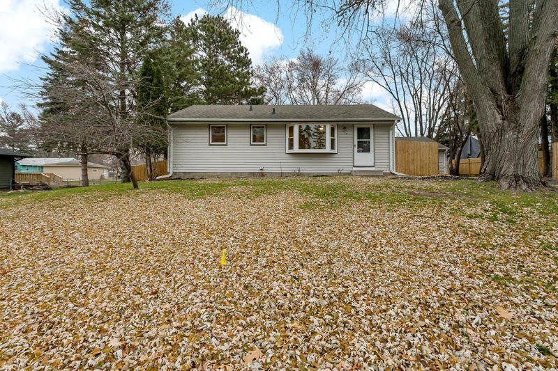 1175 Greystone Ave N, Oakdale, MN 55128