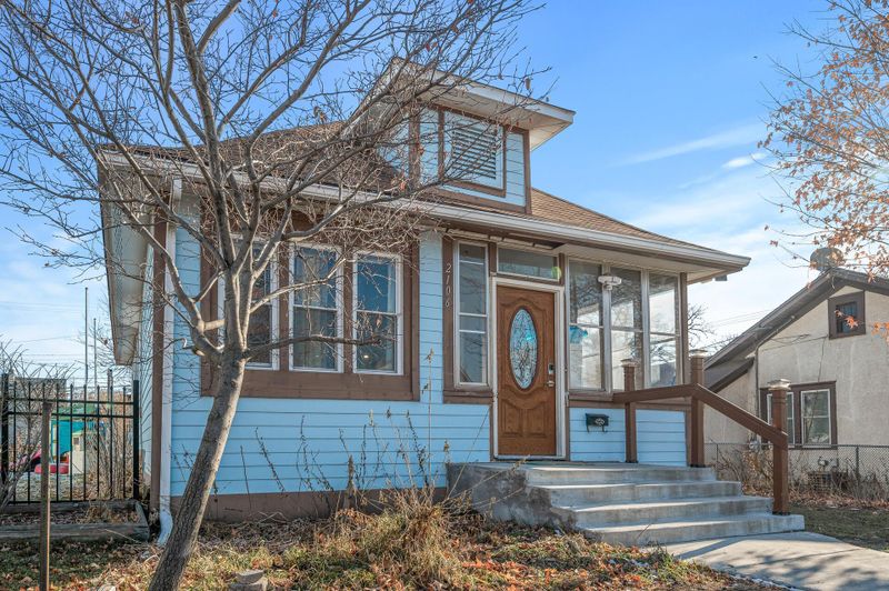 2106 Queen Ave N, Minneapolis, MN 55411