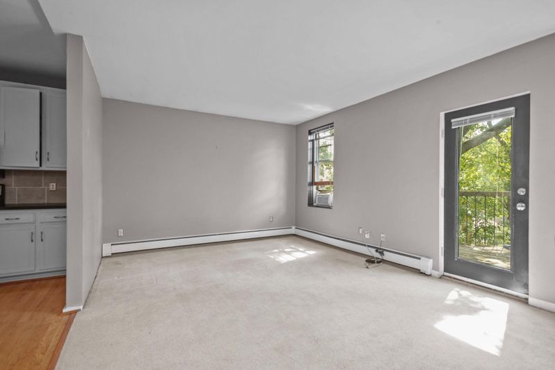 546 Laurel Ave #5, Saint Paul, MN 55102