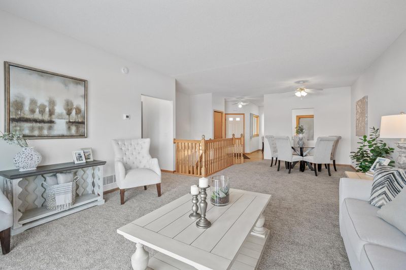 745 Regent Dr, Shakopee, MN 55379