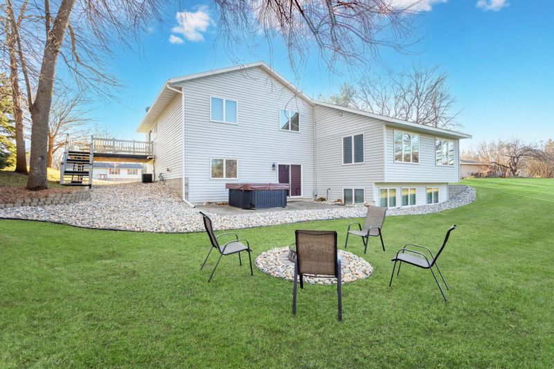 2913 Crestwood Dr NE, Alexandria, MN 56308