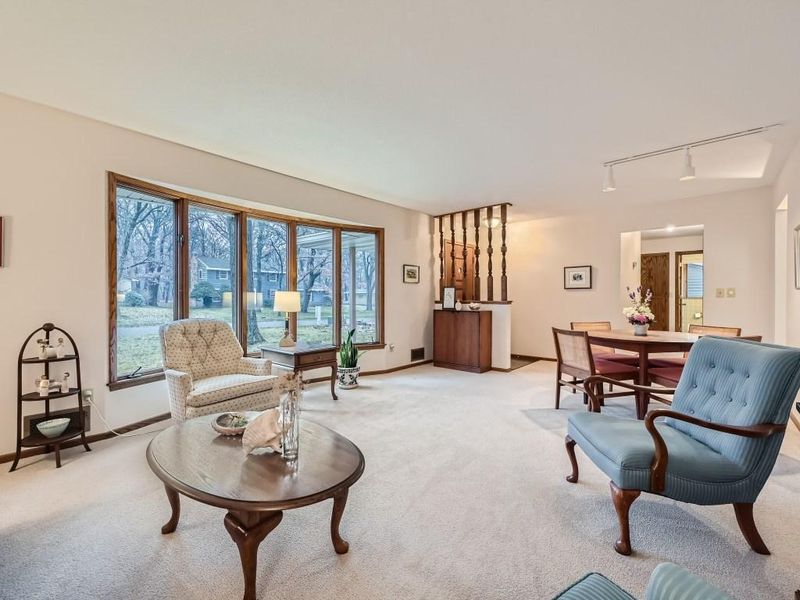 4851 Nottingham Pl, Shoreview, MN 55126