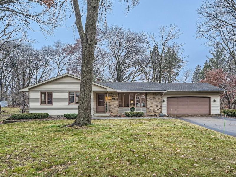 4851 Nottingham Pl, Shoreview, MN 55126