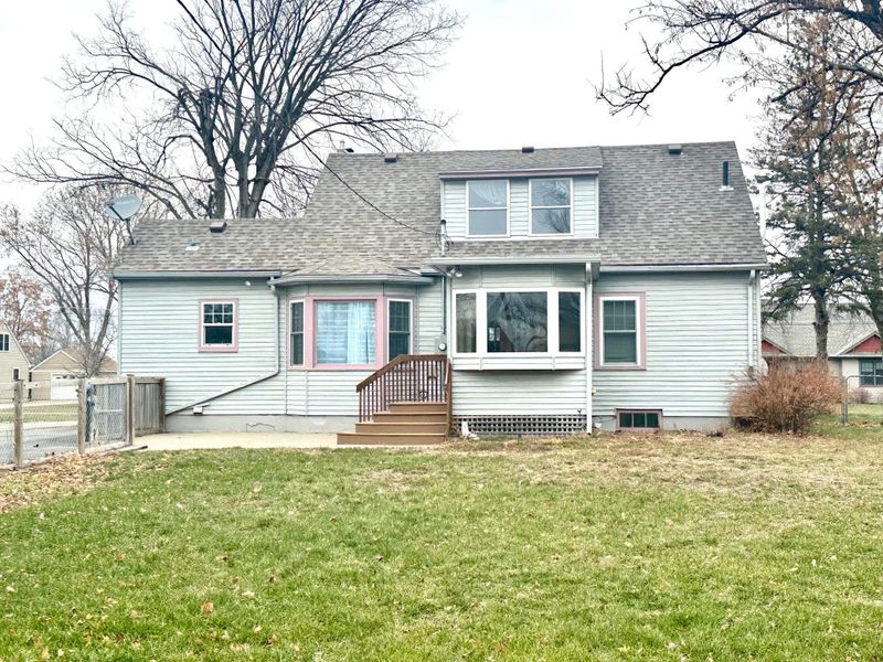 1017 Hoffman St W, Cannon Falls, MN 55009